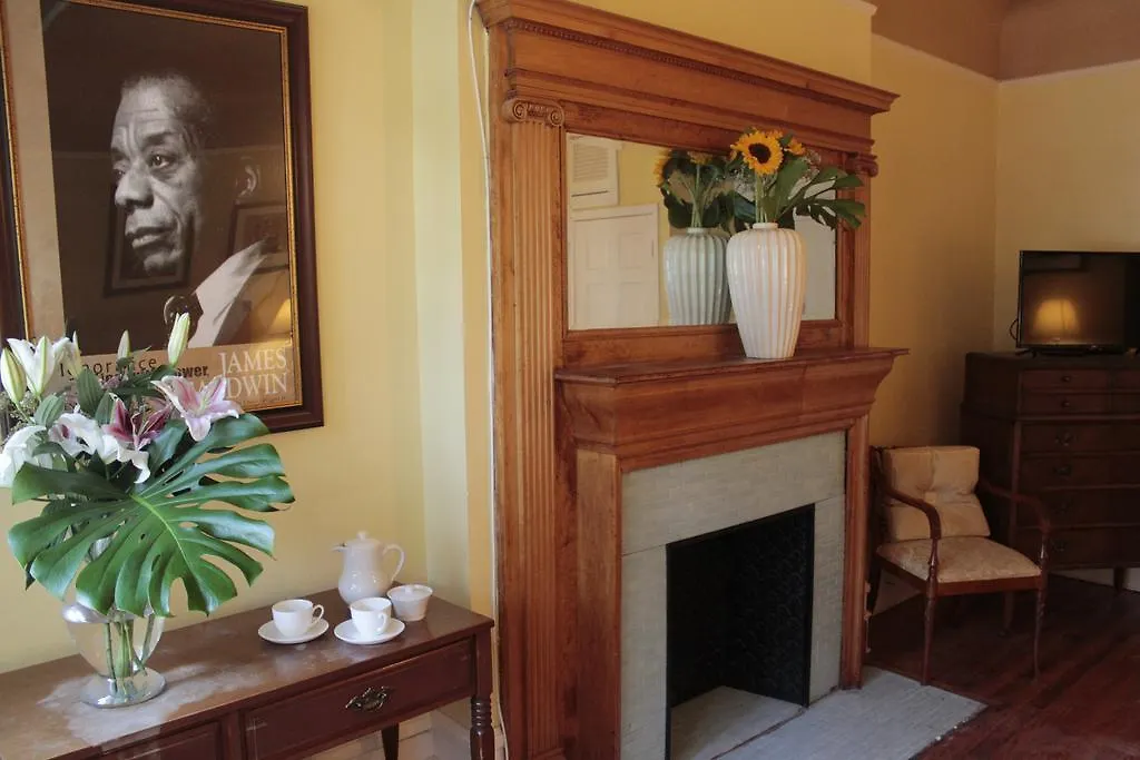 Bed & Breakfast Candy Hill Harlem