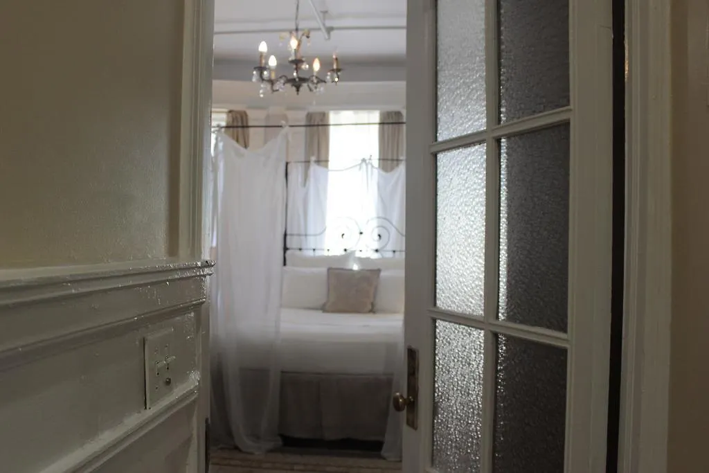 Candy Hill Harlem Bed & Breakfast