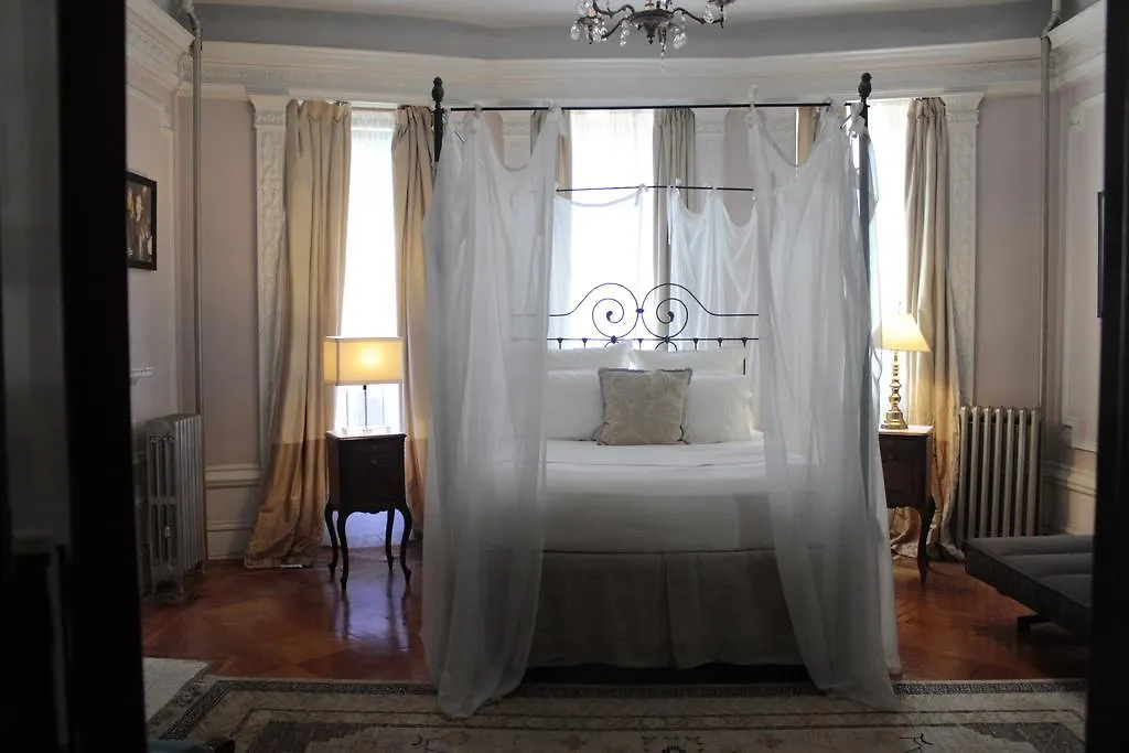 Candy Hill Harlem Bed & Breakfast New York