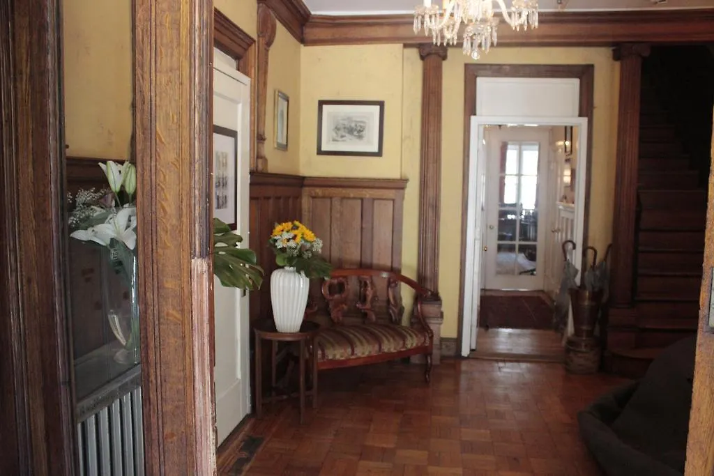 Bed & Breakfast Candy Hill Harlem